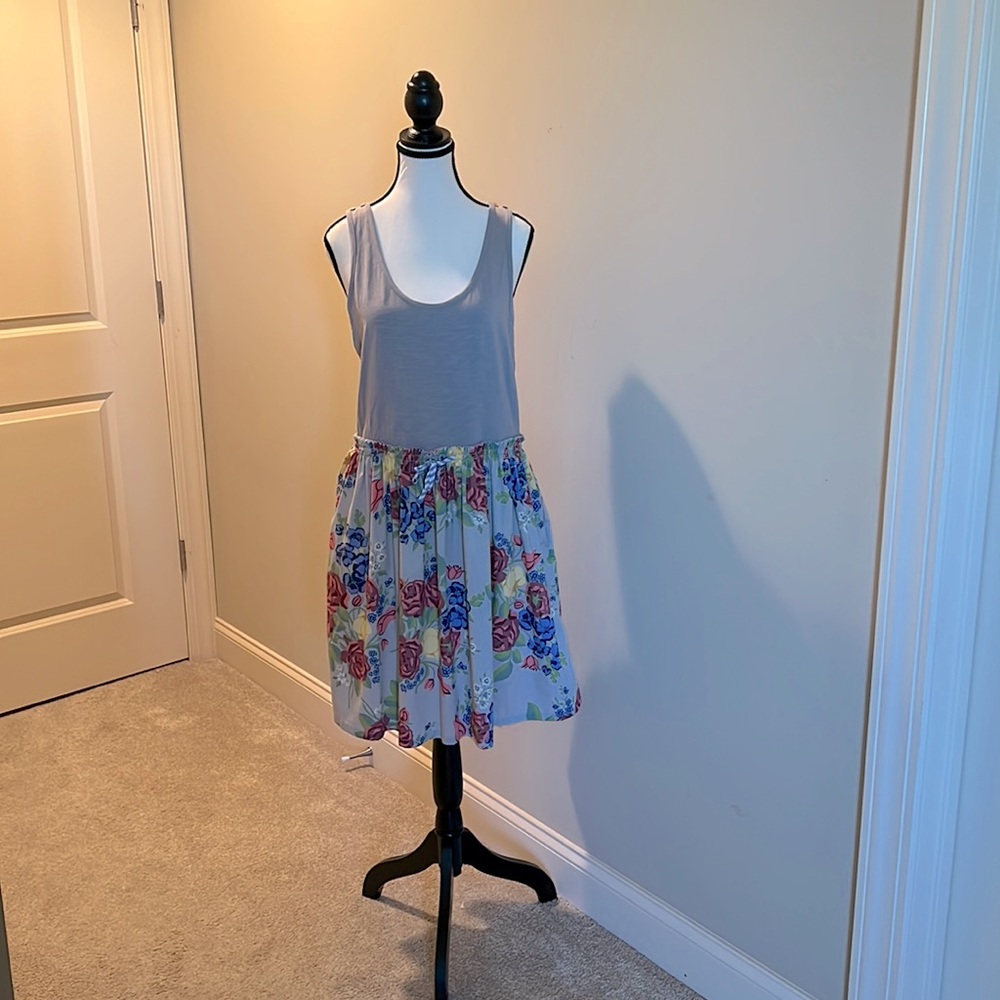 Matilda Jane size L gray floral sun dress